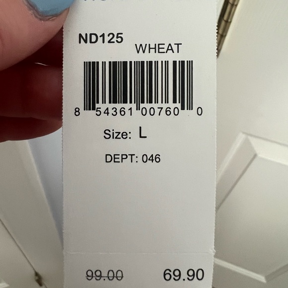 Red Moon Cashmere Sweater - Picture 2 of 4